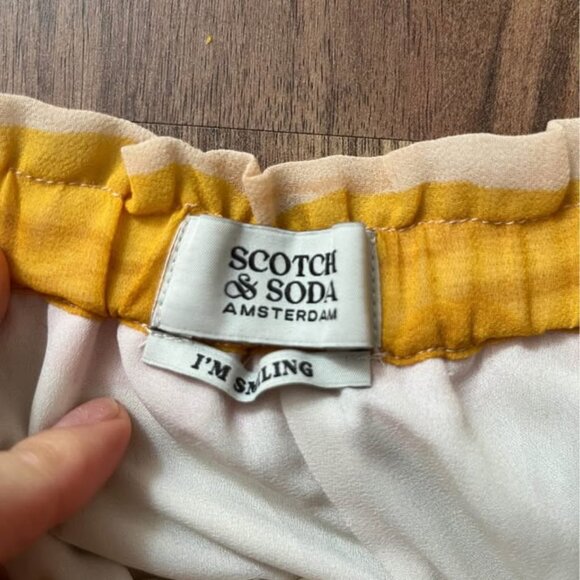 Scotch & Soda Pleated Stripe Short - Picture 3 of 5
